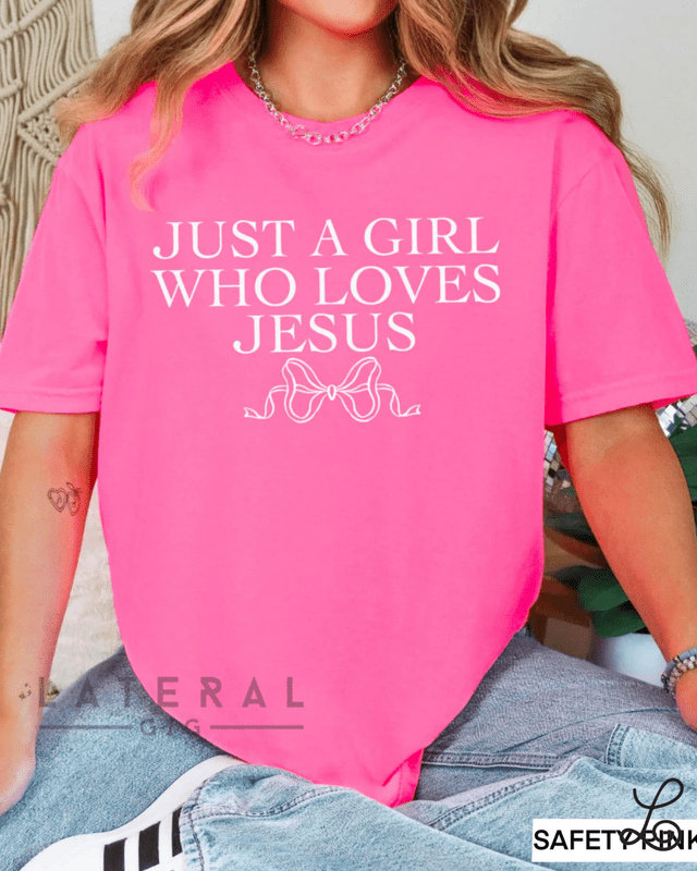 Just a girl who loves Jesus Graphic Tee - Loving God