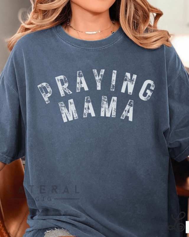 Praying Mama Graphic Tee - Loving God