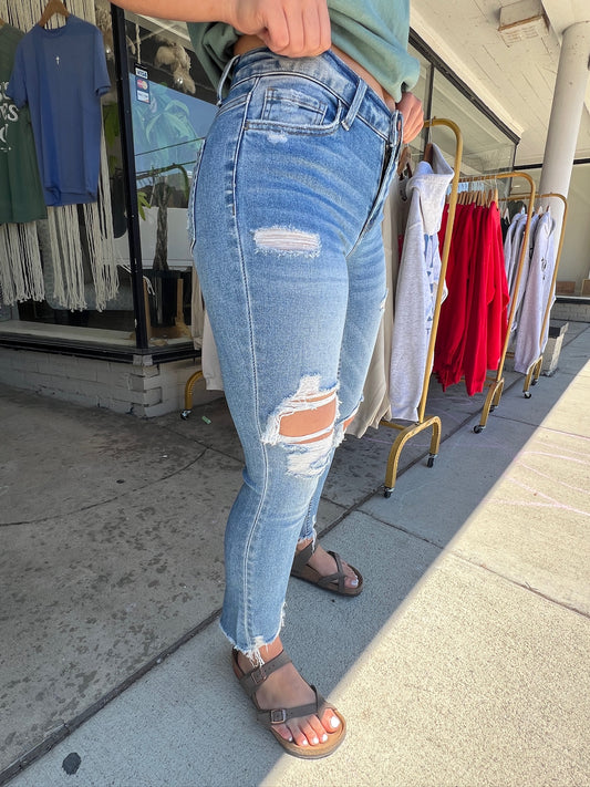 Lateral Gig | Kelly Distressed Mid-Rise Skinny Denim Jeans