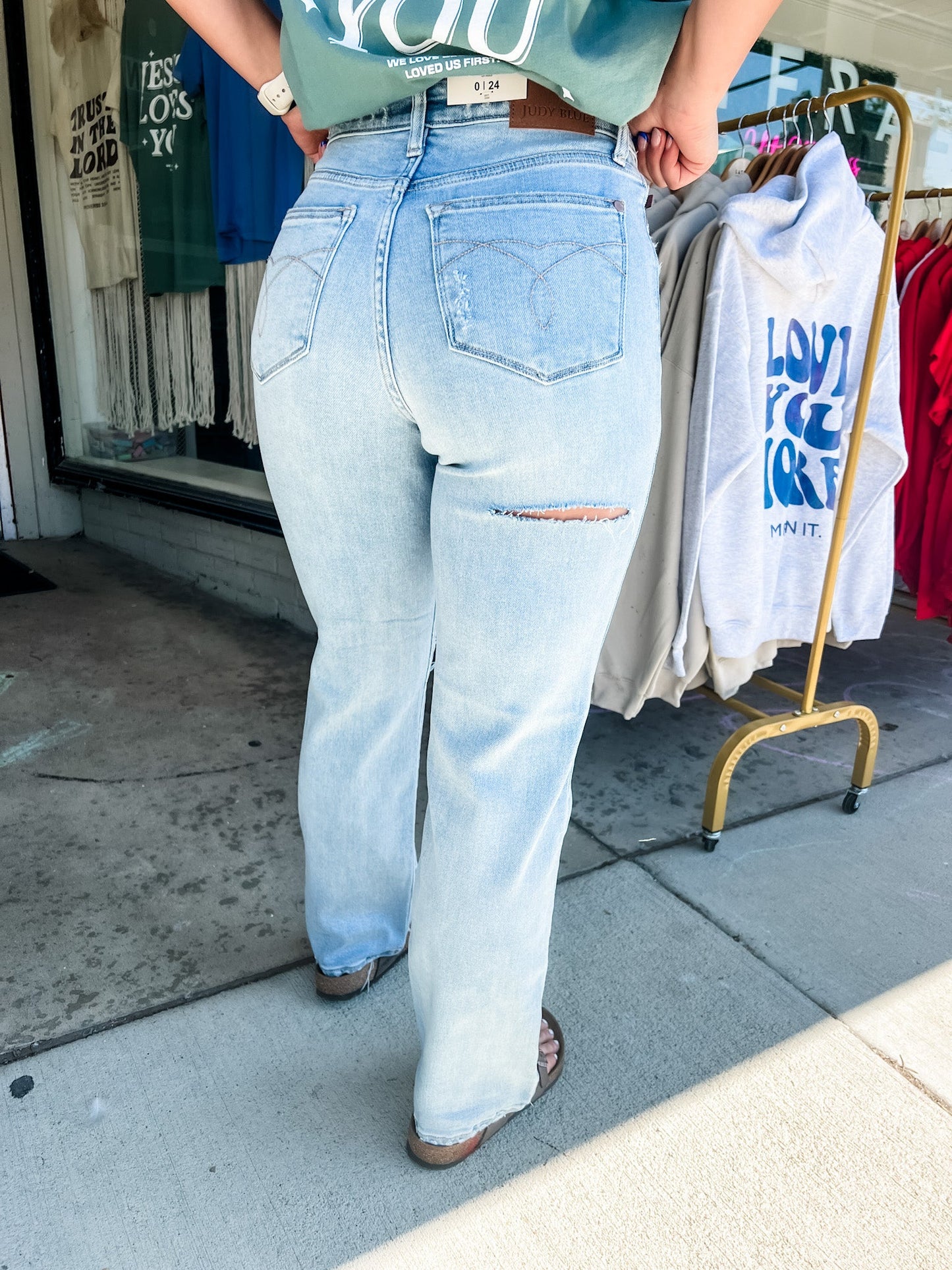 Loving God | Brynn Light Wash Judy Blue 90's Straight Distressed Back Rip Denim Jeans - Loving God